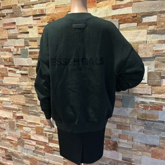 Black Essentials Sweatshirt - Picture 5 of 10